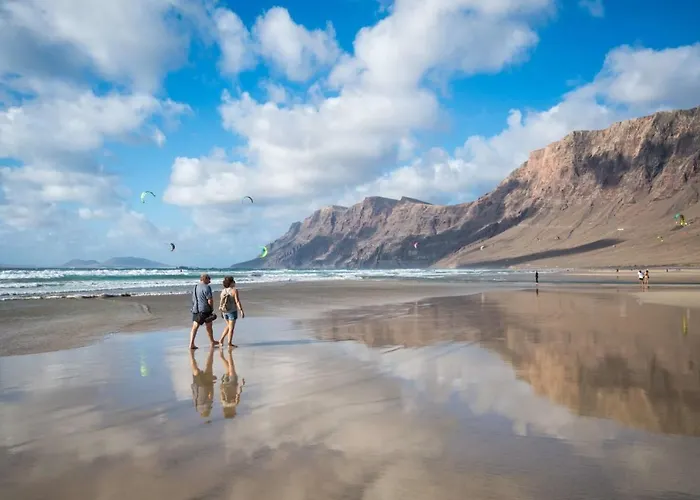 Calypso, Completo Con Vistas Al Mar Y A La Piscina En Costa Teguise