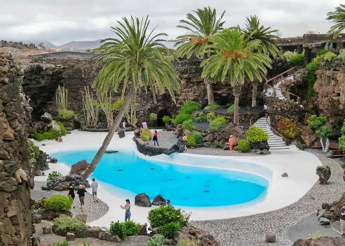 Calypso, Completo Con Vistas Al Mar Y A La Piscina En Costa Teguise