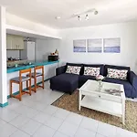 Calypso, Completo Con Vistas Al Mar Y A La Piscina En Costa Teguise