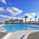 Calypso, Completo Con Vistas Al Mar Y A La Piscina En Costa Teguise