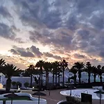 Calypso, Completo Con Vistas Al Mar Y A La Piscina En Apartament *