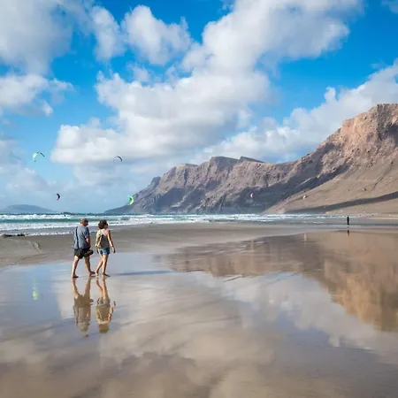 Calypso, Completo Con Vistas Al Mar Y A La Piscina En Costa Teguise