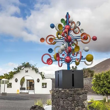 Calypso, Completo Con Vistas Al Mar Y A La Piscina En Costa Teguise
