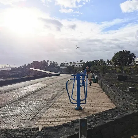 Calypso, Completo Con Vistas Al Mar Y A La Piscina En Apartman *