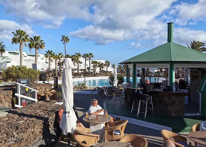 Calypso, Completo Con Vistas Al Mar Y A La Piscina En Apartamento *