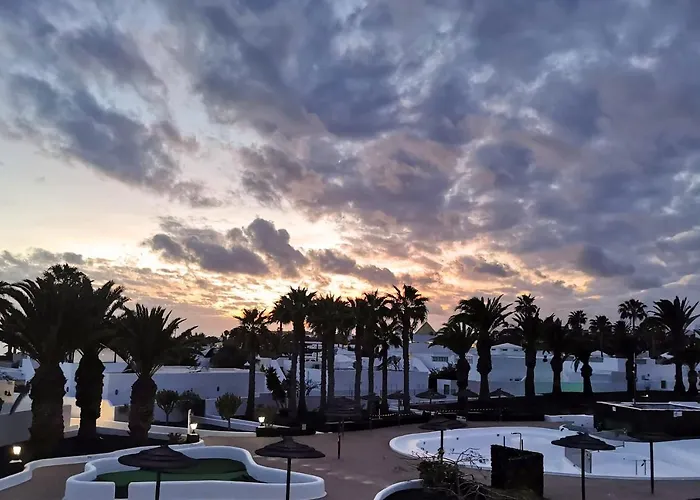 Calypso, Completo Con Vistas Al Mar Y A La Piscina En Apartamento *